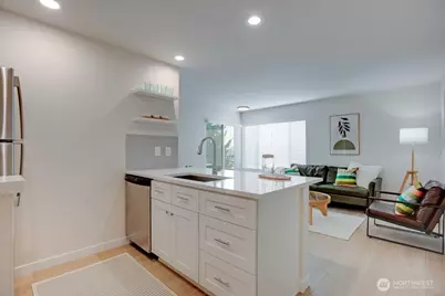 1312 6th Avenue N #9, Seattle, WA 98109 - Photo 8