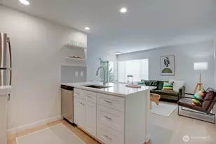 1312 6th Ave N, Seattle, WA 98109 - Photo 8