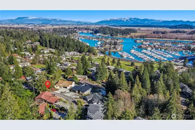 458 Klickitat Drive, La Conner, WA 98257 - Photo 2
