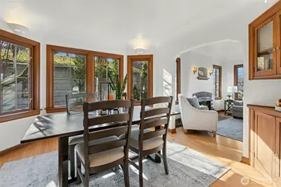 9710 8th Avenue NE, Seattle, WA 98115 - Photo 8