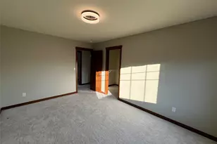 8715 185th St Ct E, Puyallup, WA 98375 - Photo 18