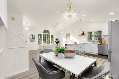 6922 128th Pl SE, Bellevue, WA 98006 - Photo 10