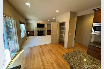 16121 Northup Way, Bellevue, WA 98008 - Photo 10