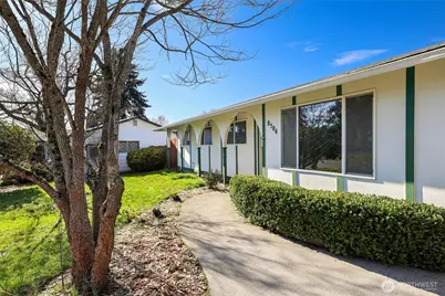 8504 Quinault Drive NE, Olympia, WA 98516 - Photo 2