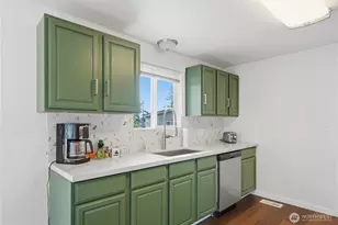 2428 Loerland Ln, Oak Harbor, WA 98277 - Photo 6