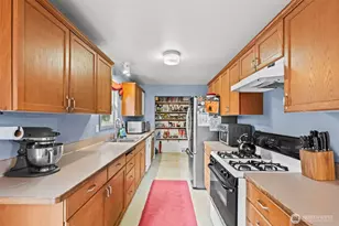 213 S Constitution Ave, Bremerton, WA 98312 - Photo 14