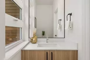 546 S Cloverdale St, Seattle, WA 98108 - Photo 10