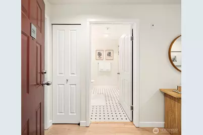 1504 Aurora Avenue N #201, Seattle, WA 98109 - Photo 24