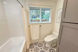 12442 NE 6th Pl, Bellevue, WA 98005 - Photo 16