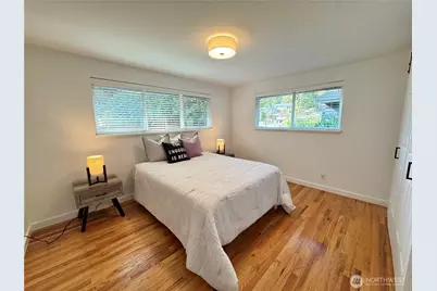 12442 NE 6th Place, Bellevue, WA 98005 - Photo 14