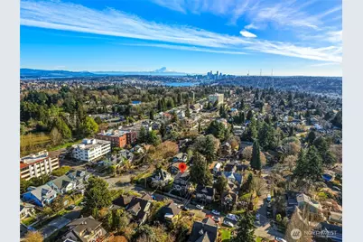 215 N 58th Street, Seattle, WA 98103 - Photo 32