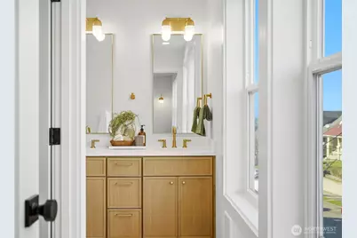 215 N 58th Street, Seattle, WA 98103 - Photo 16