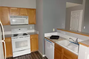 10008 186 St E, Puyallup, WA 98375 - Photo 4