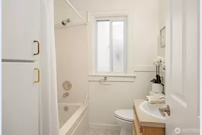 5019 5th Avenue NE, Seattle, WA 98105 - Photo 10