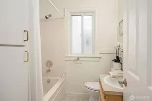 5019 5th Ave NE, Seattle, WA 98105 - Photo 10