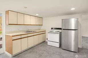 5019 5th Ave NE, Seattle, WA 98105 - Photo 16