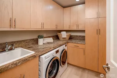 4437 Lake Washington Boulevard NE #302, Kirkland, WA 98033 - Photo 10