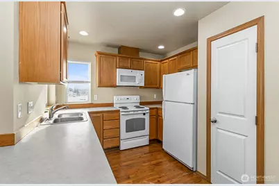 2905 11th Street #C & D, Everett, WA 98201 - Photo 12