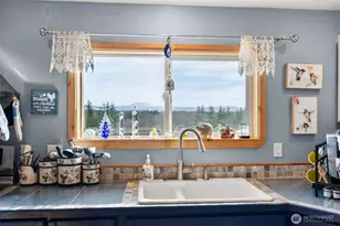 222 Volcano Ln, Chehalis, WA 98532 - Photo 12