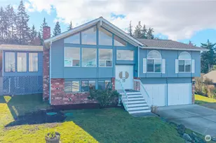 546 Birch St, Oak Harbor, WA 98277 - Photo 1