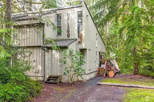 713 E Pointes Dr W, Shelton, WA 98584 - Photo 2