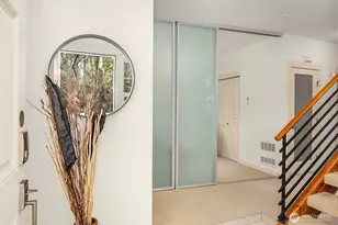 2012 NE Katsura Ct, Issaquah, WA 98029 - Photo 2