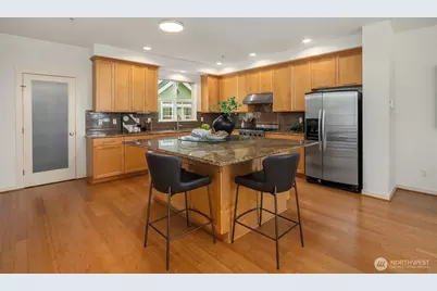 2012 NE Katsura Court #B, Issaquah, WA 98029 - Photo 8