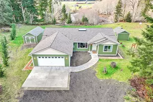 59 Spruce Pl, Cathlamet, WA 98612 - Photo 2