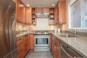 865 NW 75th St, Seattle, WA 98117 - Photo 8