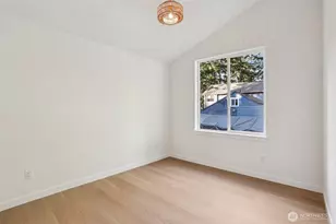 13748 Stone Ave N, Seattle, WA 98133 - Photo 16