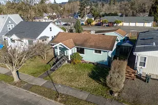 438 Front Ave, Castle Rock, WA 98611 - Photo 2