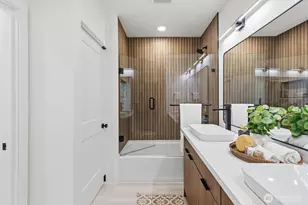 1511 96th Ave NE, Seattle, WA 98115 - Photo 20