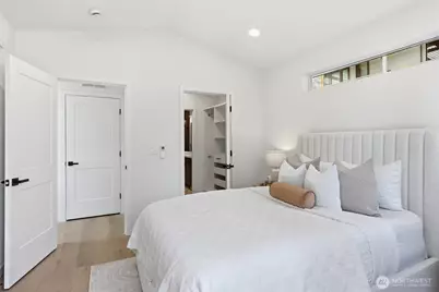 1511 96th Avenue NE, Seattle, WA 98115 - Photo 16