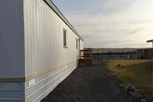 200 W Hawthorne St, Connell, WA 99326 - Photo 2