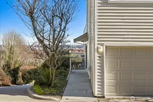 2325 Harbor Ave SW, Seattle, WA 98126 - Photo 4