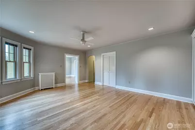 5810 Cowen Place NE #301, Seattle, WA 98105 - Photo 8