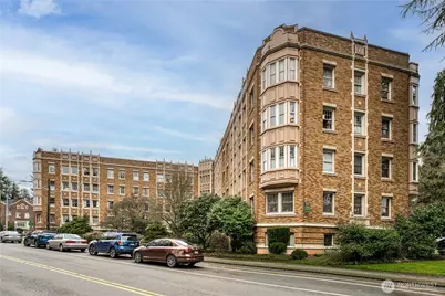 5810 Cowen Place NE #301, Seattle, WA 98105 - Photo 2