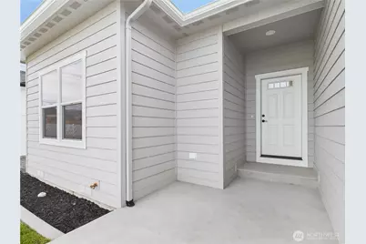 2460 Noah Street SE, East Wenatchee, WA 98802 - Photo 2