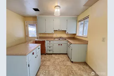 728 Sunrise Drive, Omak, WA 98841 - Photo 2