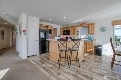 2010 Broadway Avenue #8, Hoquiam, WA 98550 - Photo 4