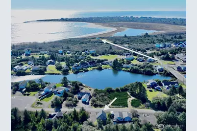 934 Wawona Avenue SE, Ocean Shores, WA 98569 - Photo 2