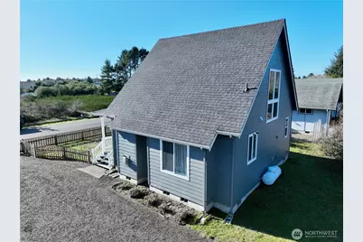 934 Wawona Avenue SE, Ocean Shores, WA 98569 - Photo 10