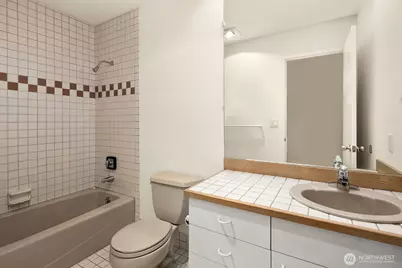 2328 Fairview Avenue E #201, Seattle, WA 98102 - Photo 14