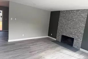 14616 Ash Way, Lynnwood, WA 98087 - Photo 2