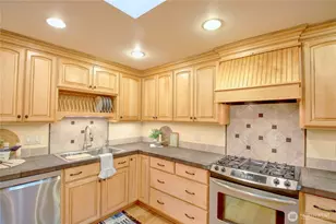 12454 Gwen Dr, Burlington, WA 98233 - Photo 6