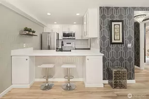 2152 N 112th St, Seattle, WA 98133 - Photo 2