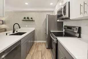 2152 N 112th St, Seattle, WA 98133 - Photo 10