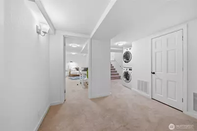 3815 Sunnyside Avenue N, Seattle, WA 98103 - Photo 24