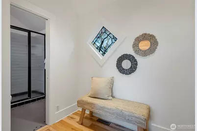 2540 1st Avenue W, Seattle, WA 98119 - Photo 22