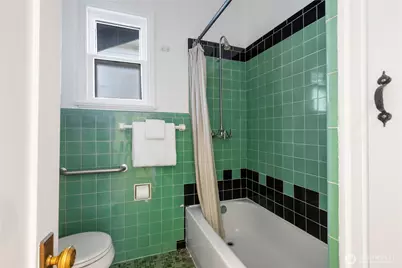 2540 1st Avenue W, Seattle, WA 98119 - Photo 26